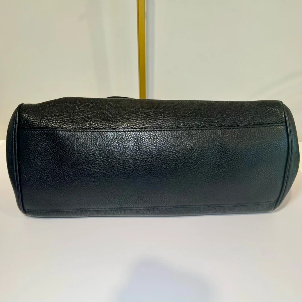 Gucci Emily Large Shoulder Bag In Pebbled Black Leather W Light Gold Chain Strap - Picture 10 of 16